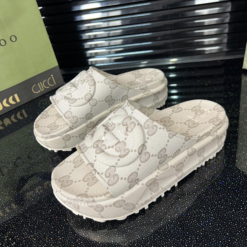 グッチ（GUCCI）サンダル GGプラットフォームスライド シューズ レディース
