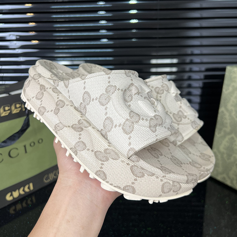 グッチ（GUCCI）サンダル GGプラットフォームスライド シューズ レディース