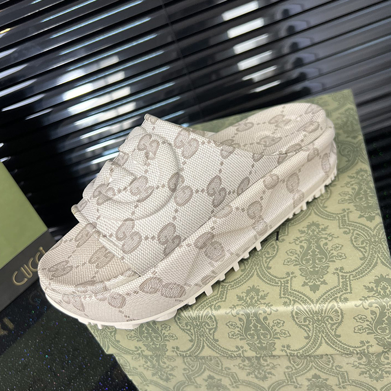 グッチ（GUCCI）サンダル GGプラットフォームスライド シューズ レディース