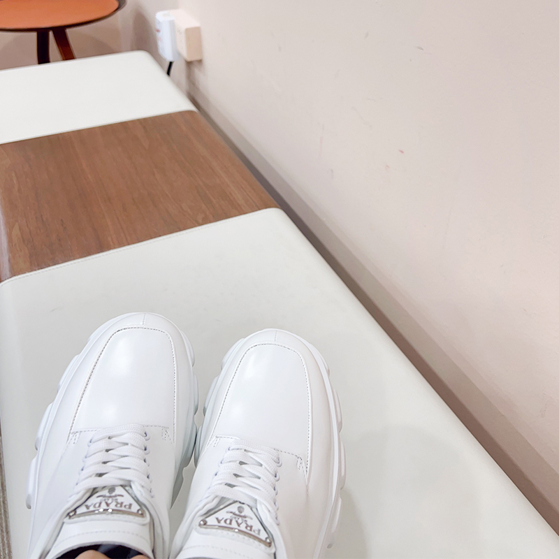 プラダ（ PRADA） レザー 靴 シューズ 厚底 ローファー レディース 2色選択可