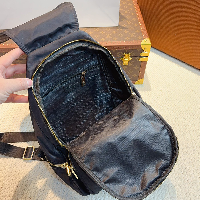 プラダ（ PRADA） バックパック リュックパック レディース