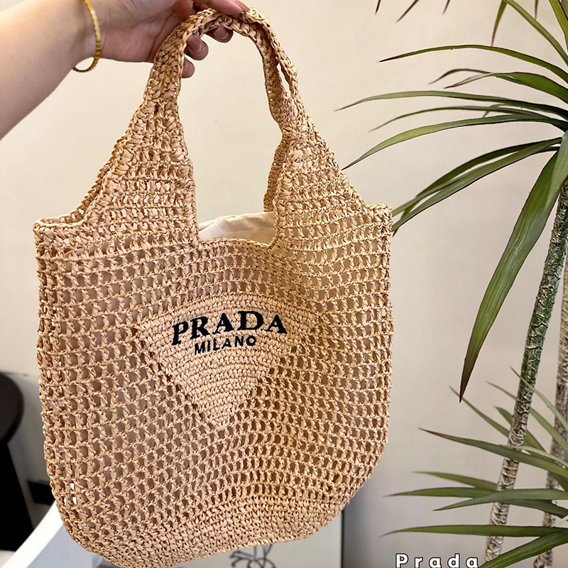 クリスマスセール　PRADA ボストンバッグ 黒　大容量　レア PRADA ボストンバッグ ナイロン 黒 プラダ