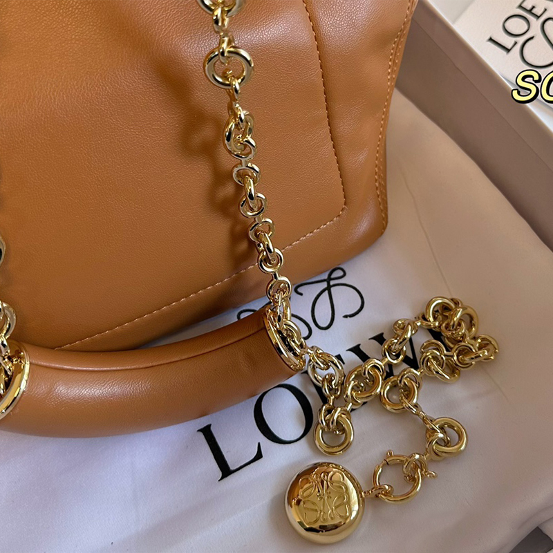 ロエベ (LOEWE) Squeeze ポケットバッグ 脇下バッグ ハンドバッグ レディース