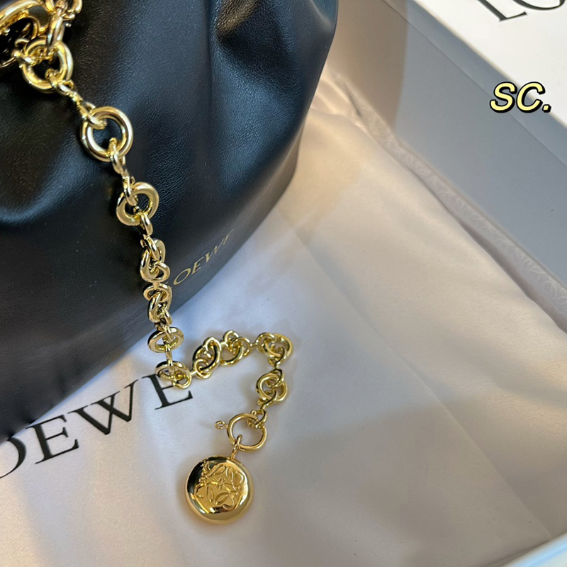 ロエベ (LOEWE) Squeeze ポケットバッグ 脇下バッグ ハンドバッグ レディース