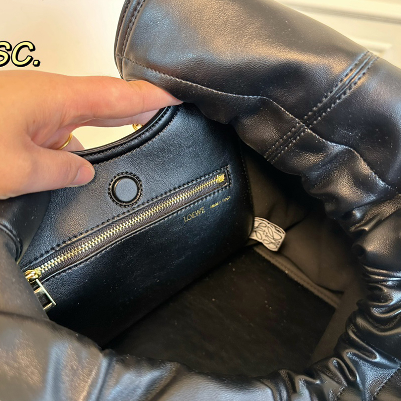 ロエベ (LOEWE) Squeeze ポケットバッグ 脇下バッグ ハンドバッグ レディース