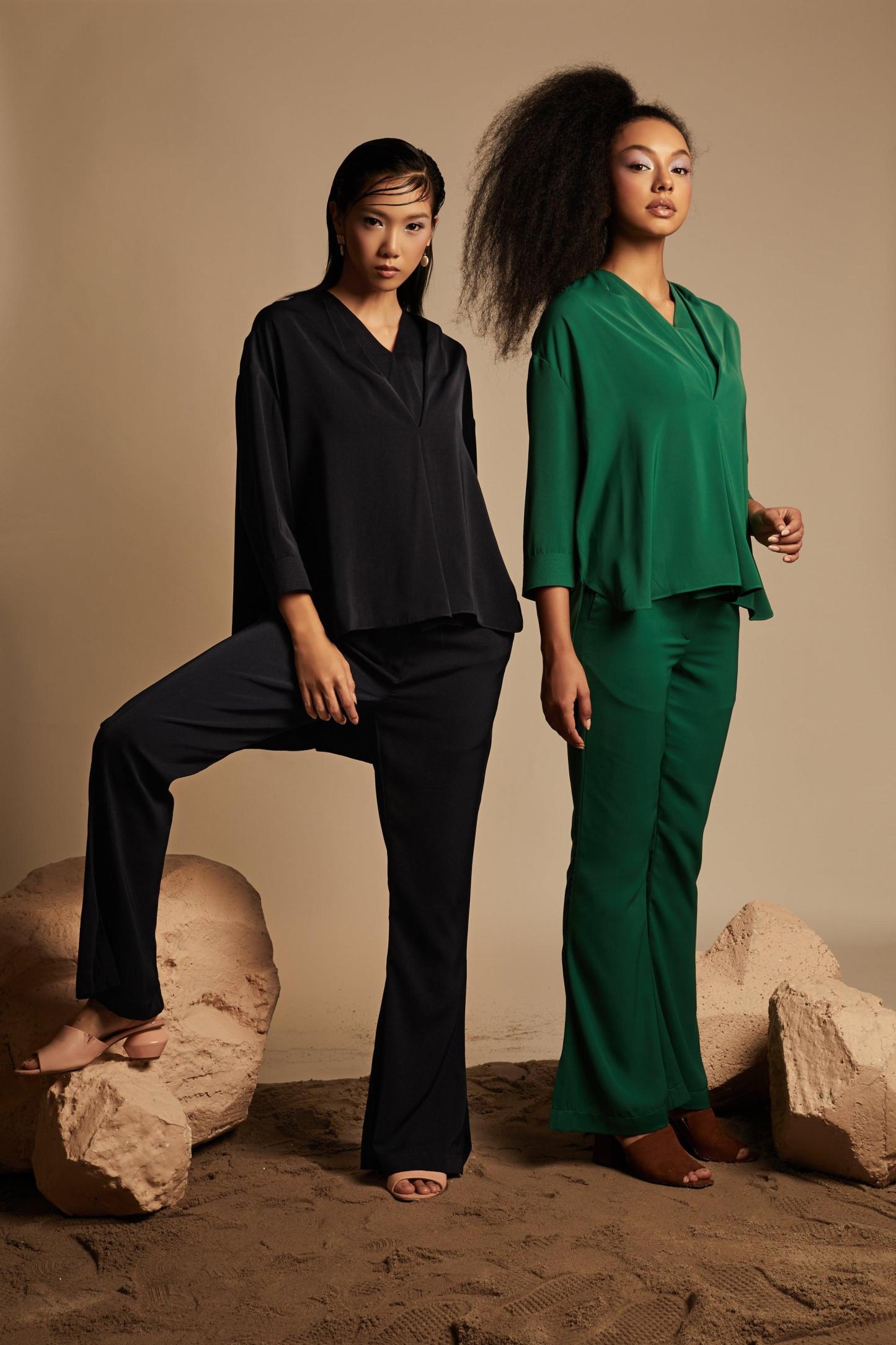 Aiko Navy Notch Top - Mimpikita