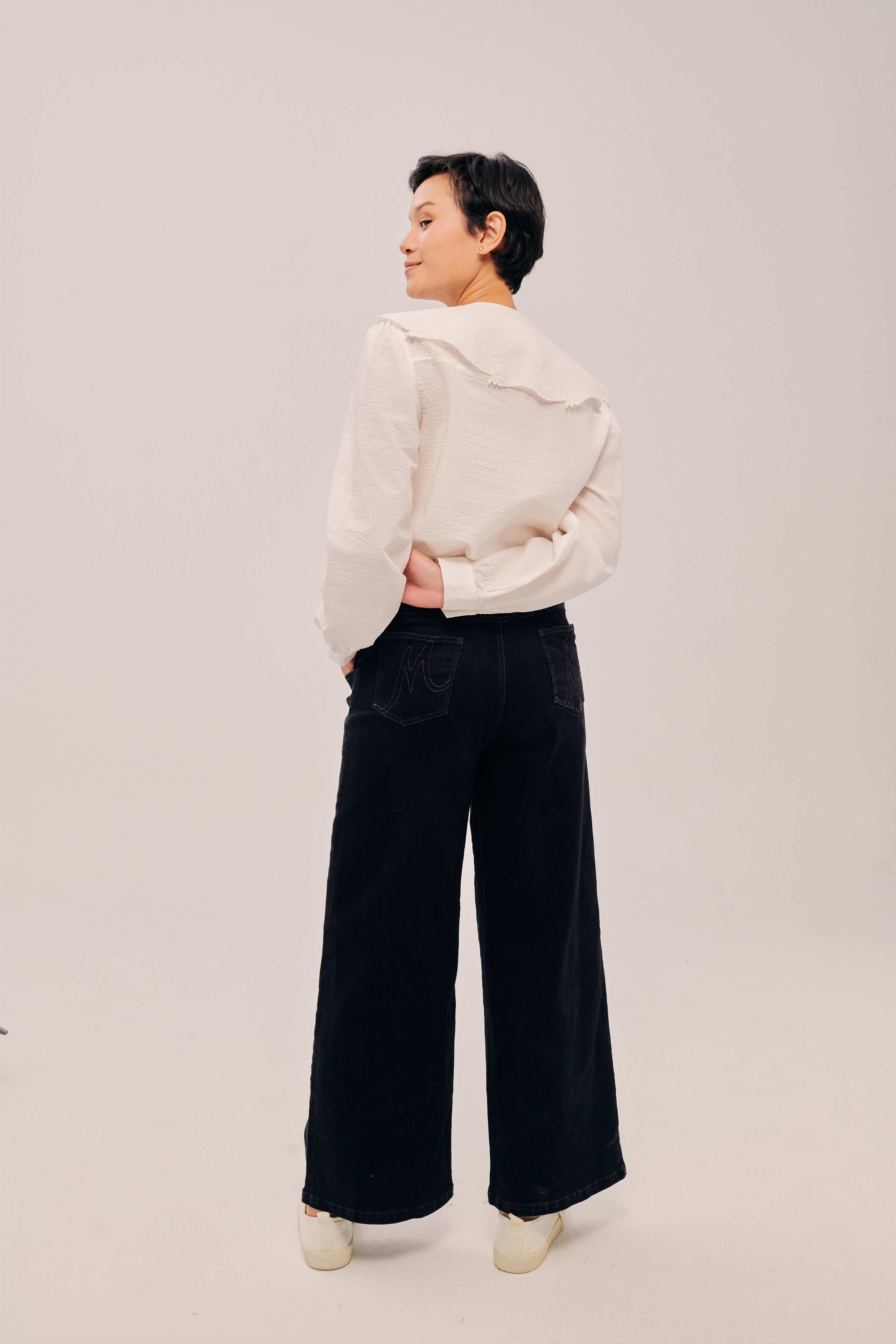 Lapel White Long Sleeve Embroidered Top