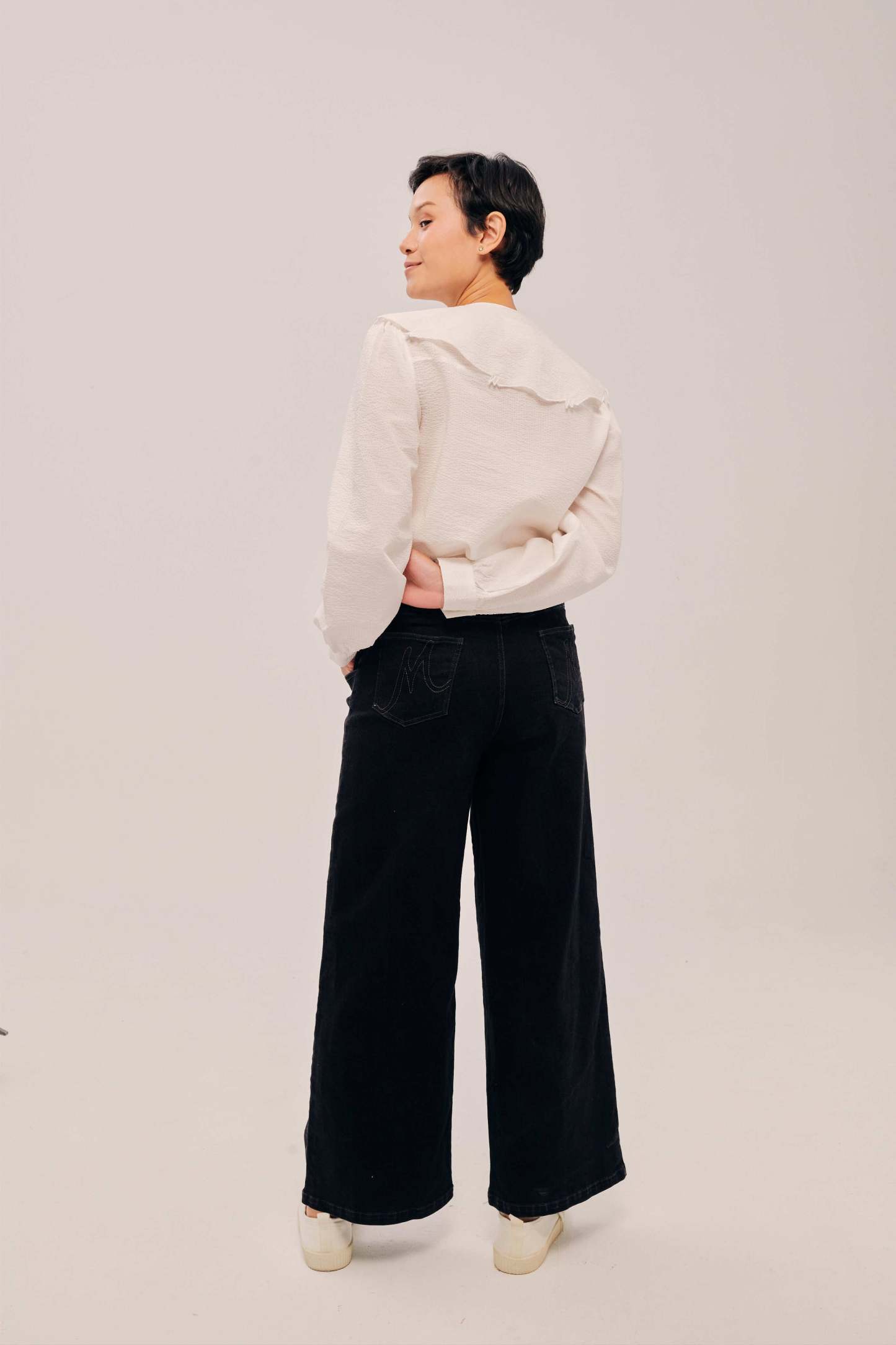 Lapel White Long Sleeve Embroidered Top