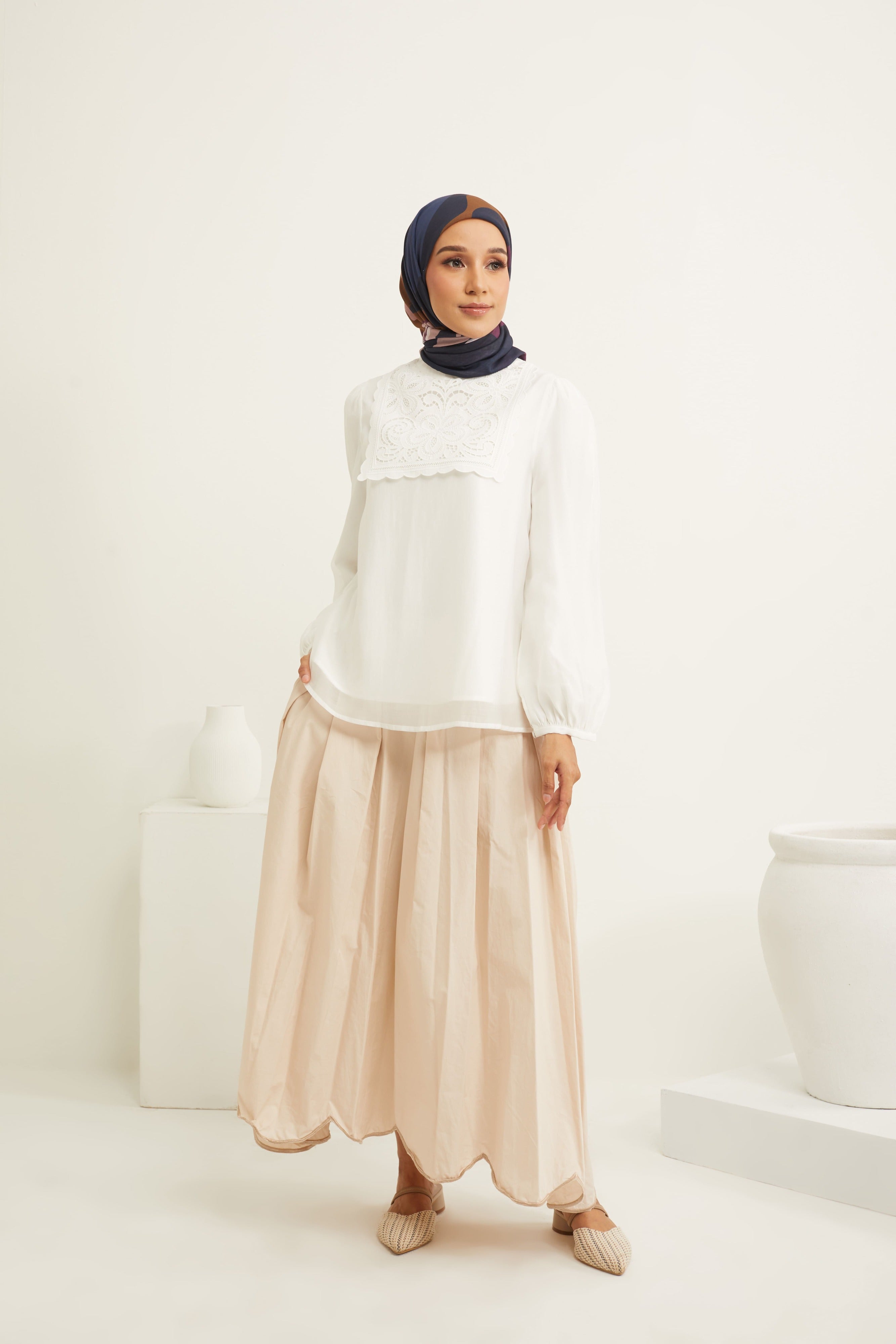 Dareen Beige Cotton Scallop Skirt