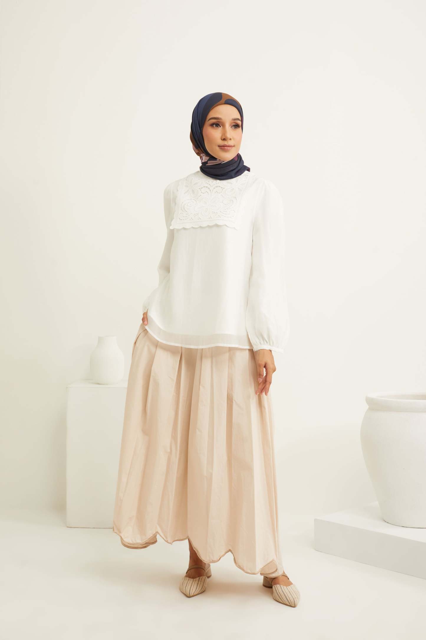 Dareen Beige Cotton Scallop Skirt