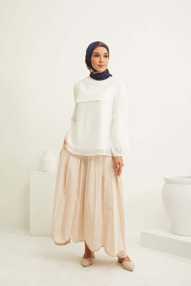 Dareen Beige Cotton Scallop Skirt