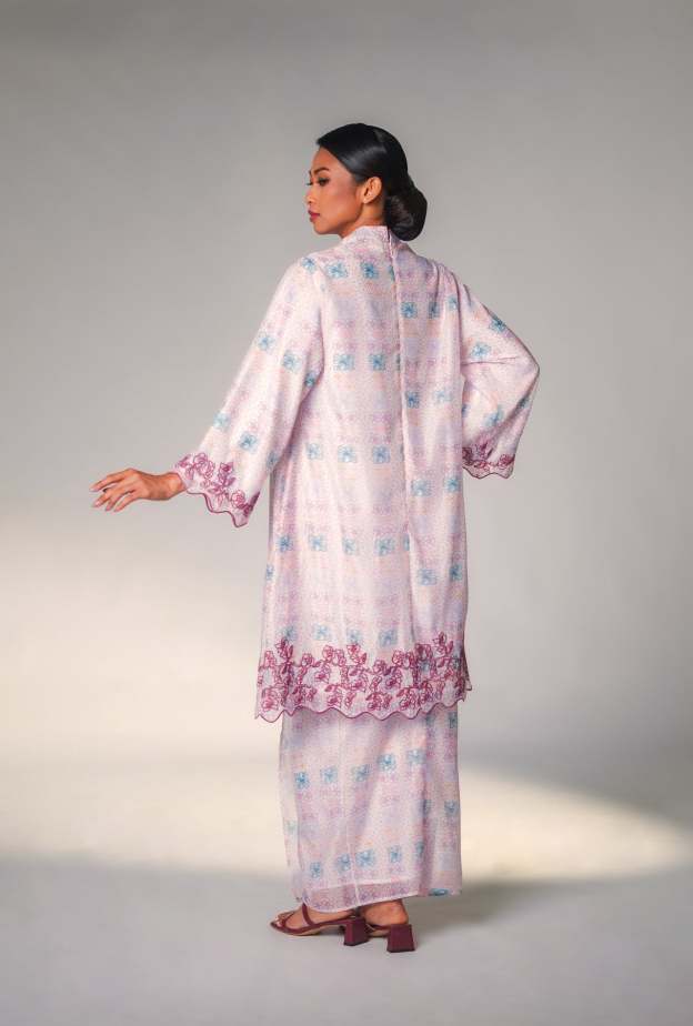 Manda White Pleated Long Kurung Set
