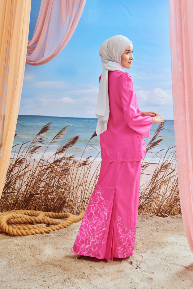 Arianna Fuchsia Collared Baju Kurung