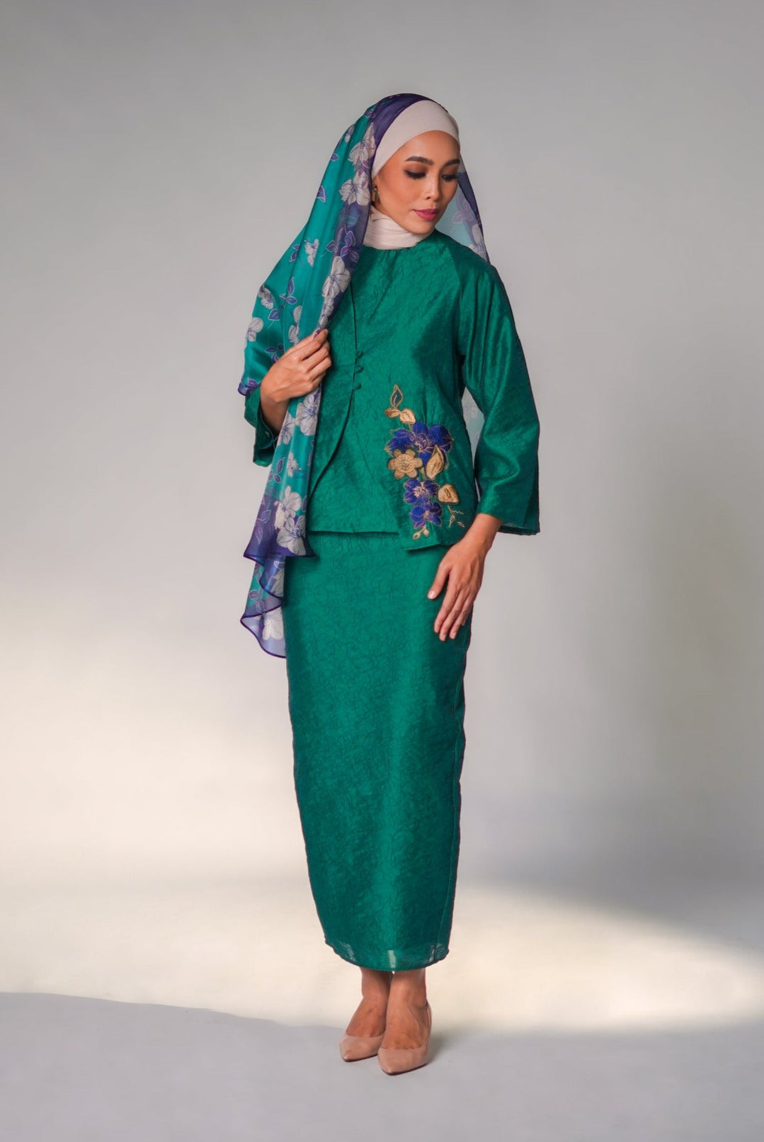 Green Kalsom Loose Kebaya Set