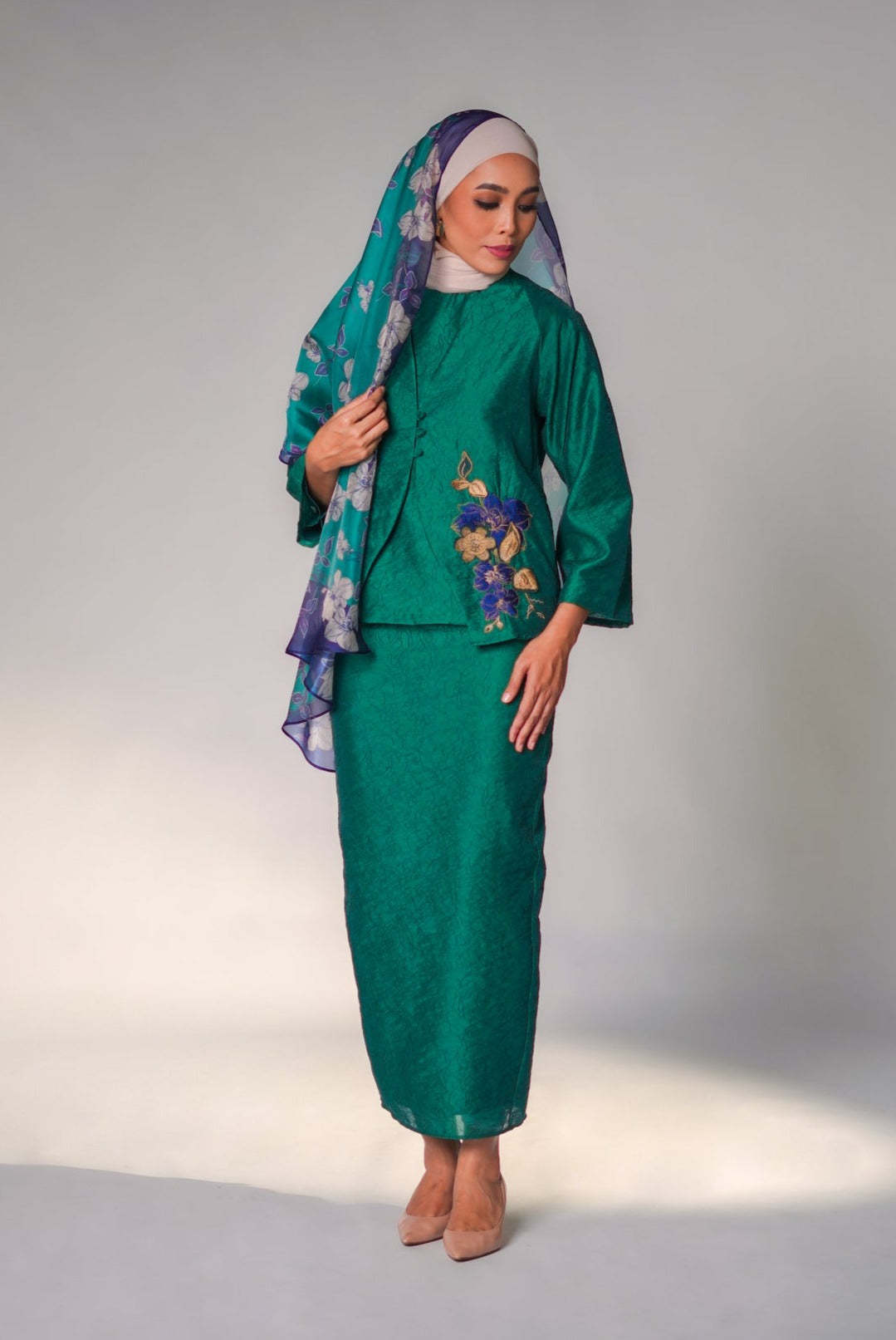 Green Kalsom Loose Kebaya Set