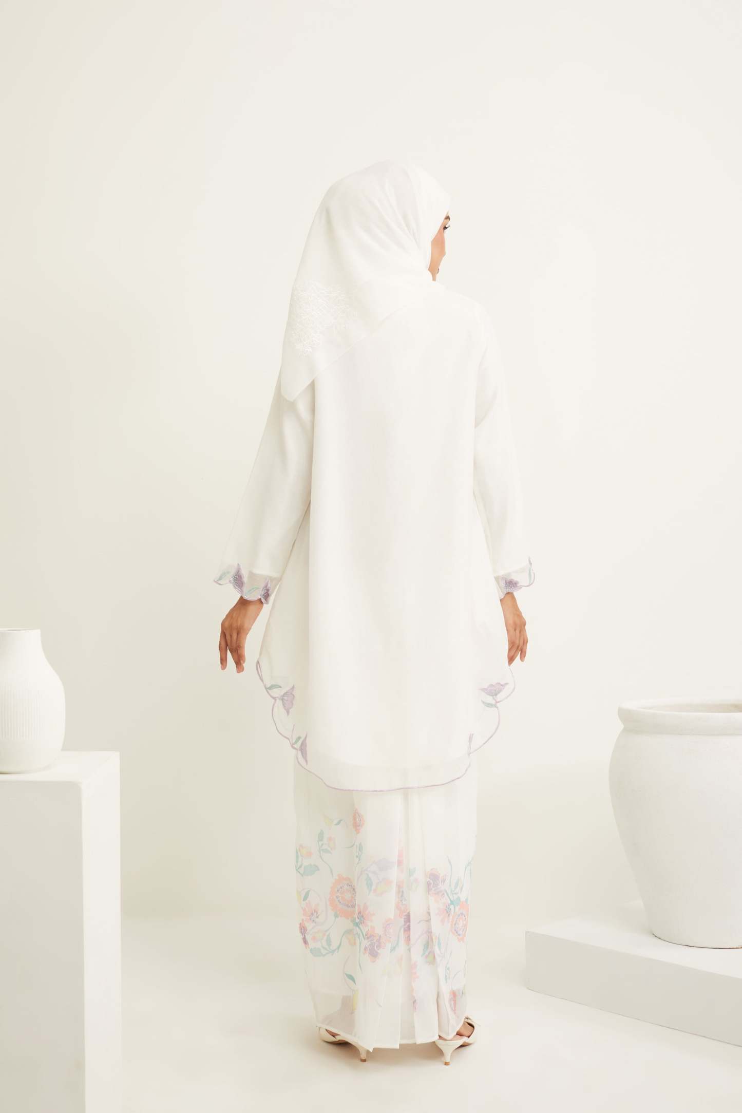 Aisha Multi-colour White Embroidered Kurung