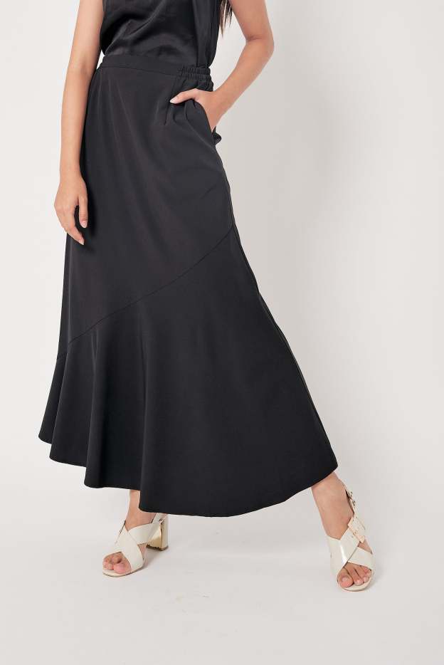 Black Side Bias Skirt