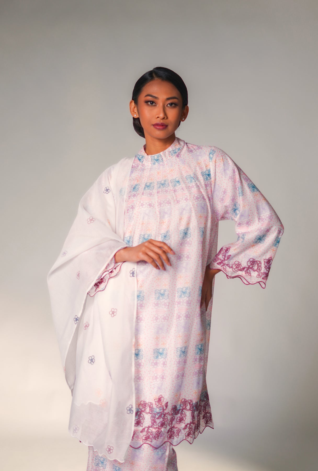 Manda White Pleated Long Kurung Set