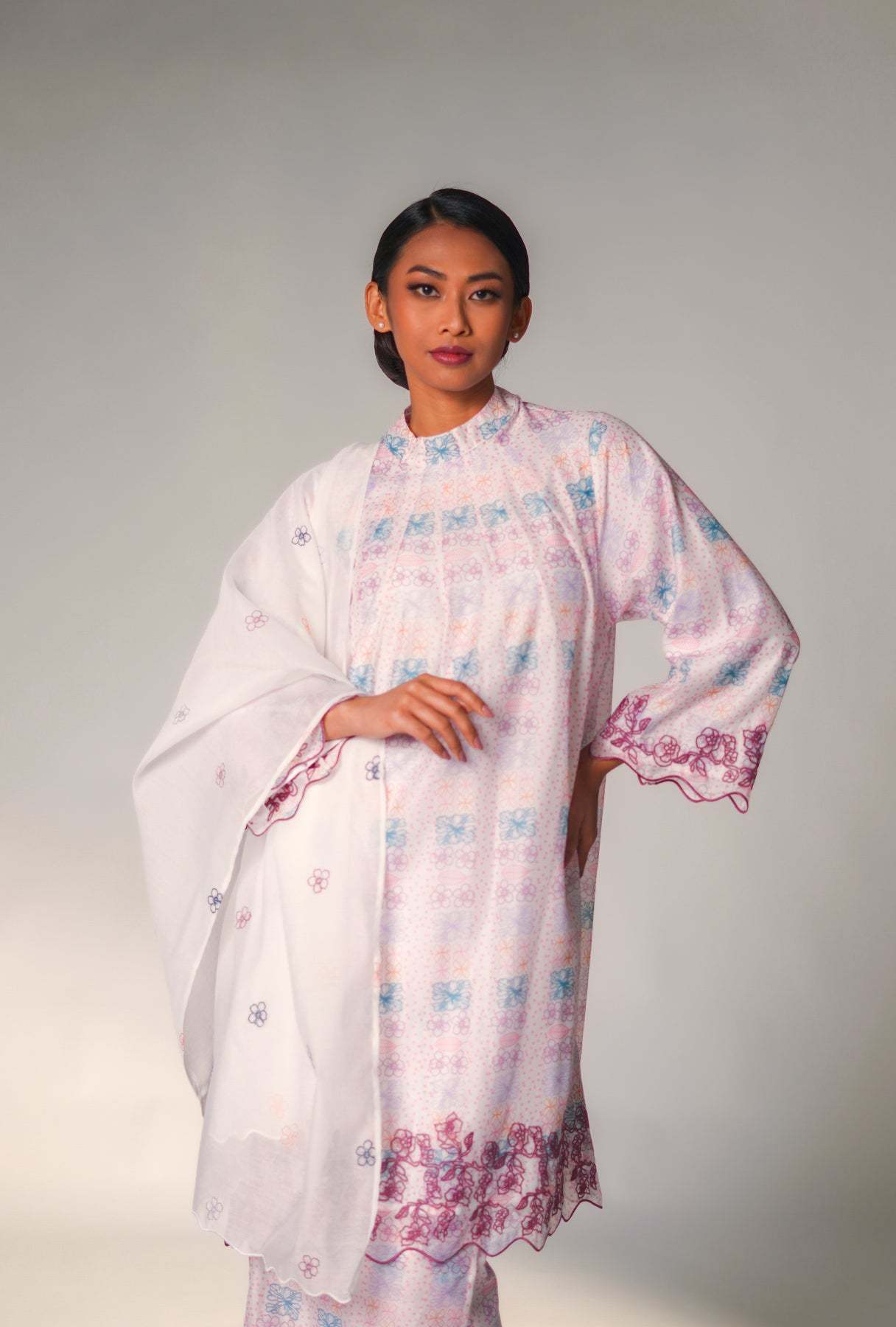 Manda White Pleated Long Kurung Set
