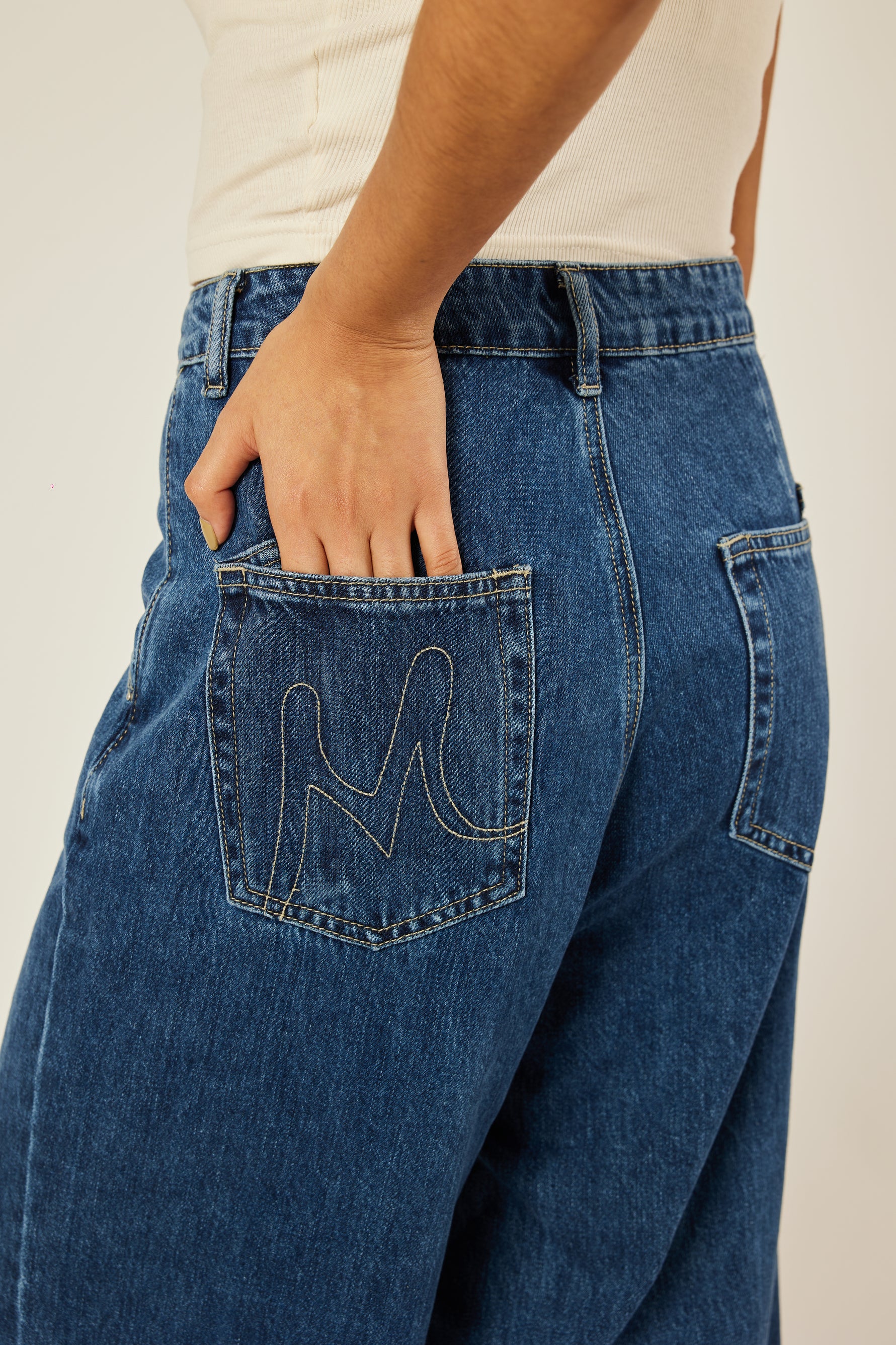 Lara Wide Straight Jeans - Blue