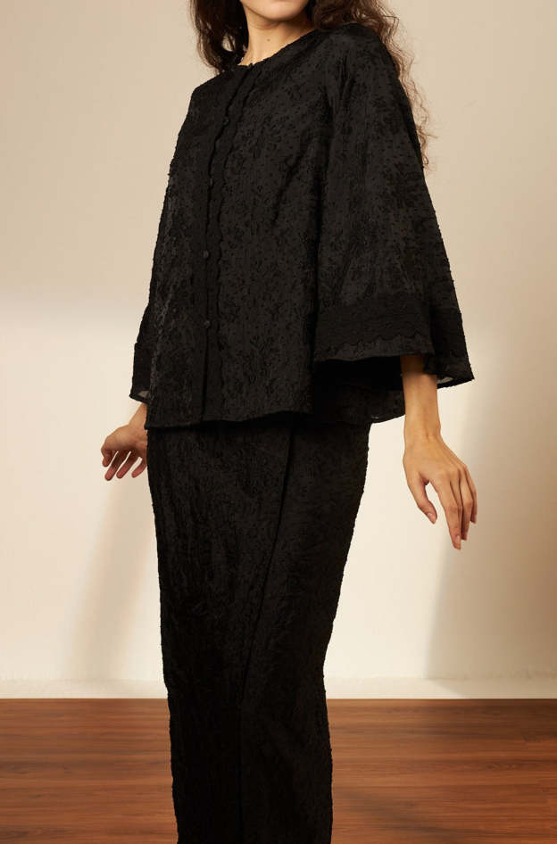 Samara Black Button-Up Lace Kurung Set