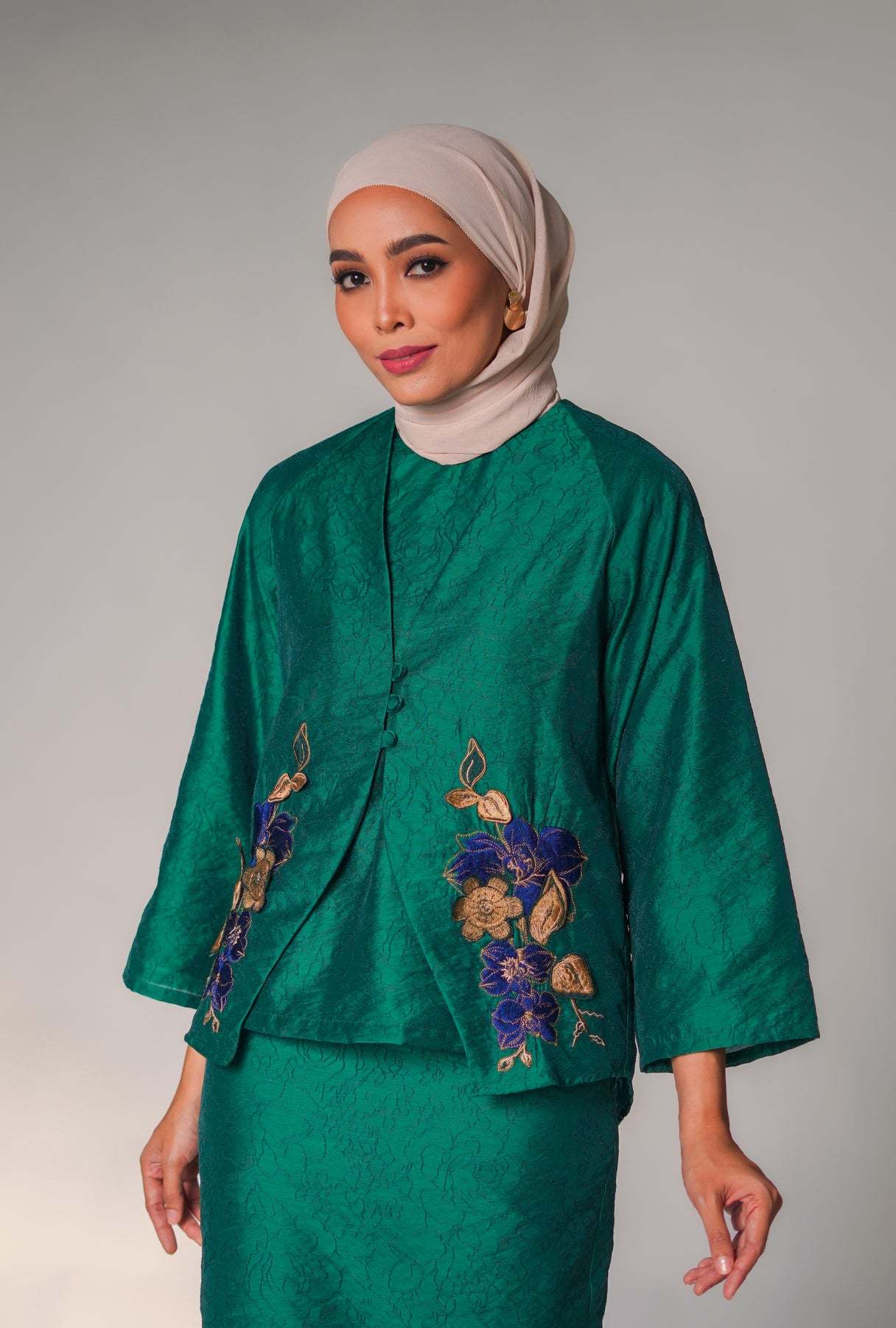 Green Kalsom Loose Kebaya Set