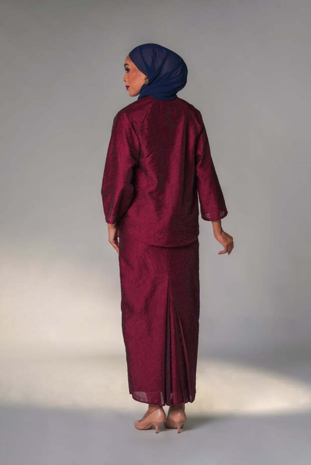 Maroon Kalsom Loose Kebaya Set