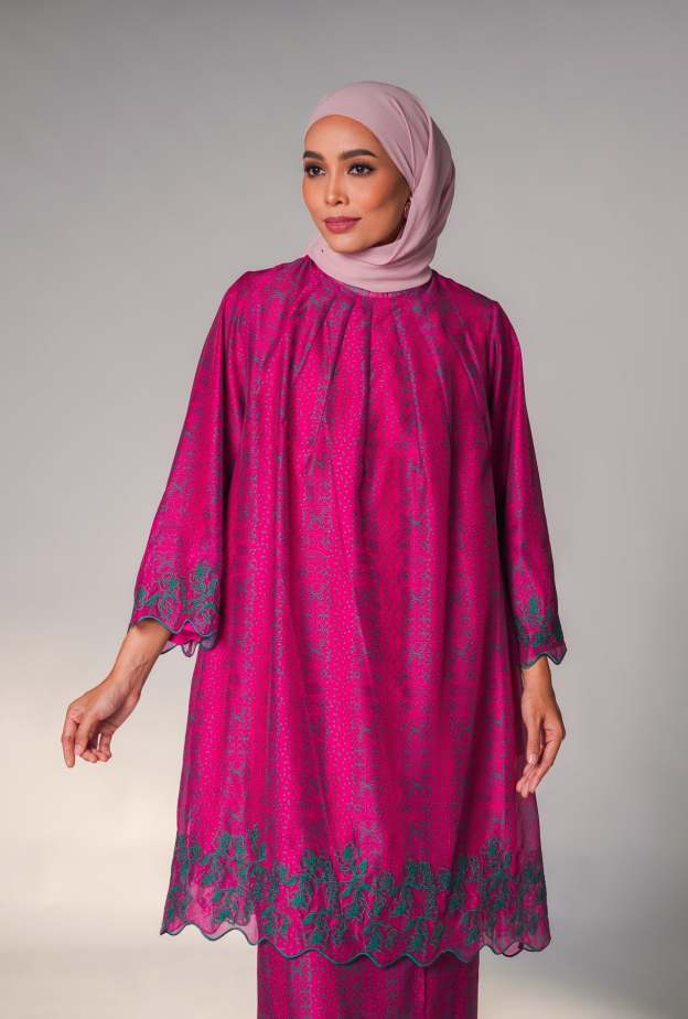 Manda Fushcia Pleated Long Kurung Set