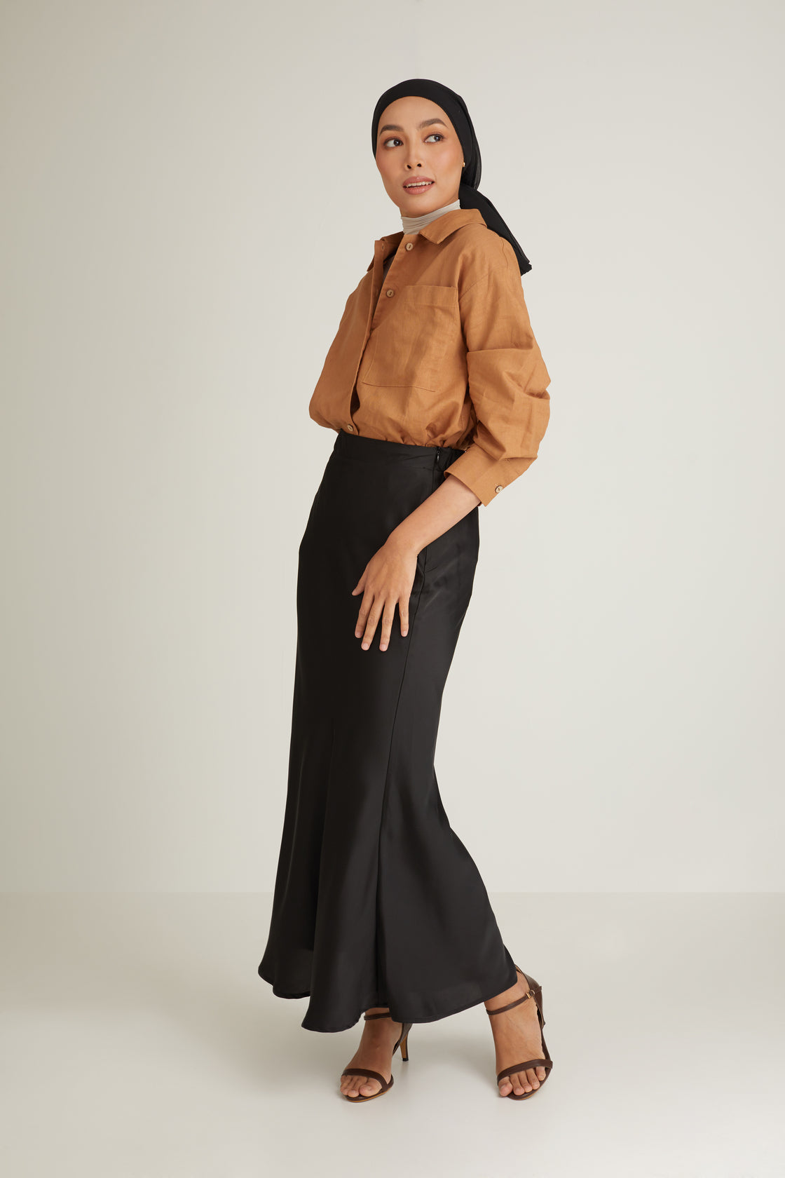 Cariño Black Bias Skirt