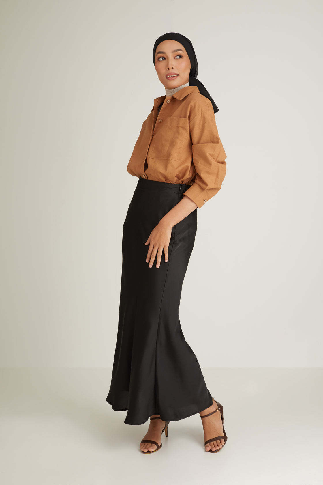 Cariño Black Bias Skirt