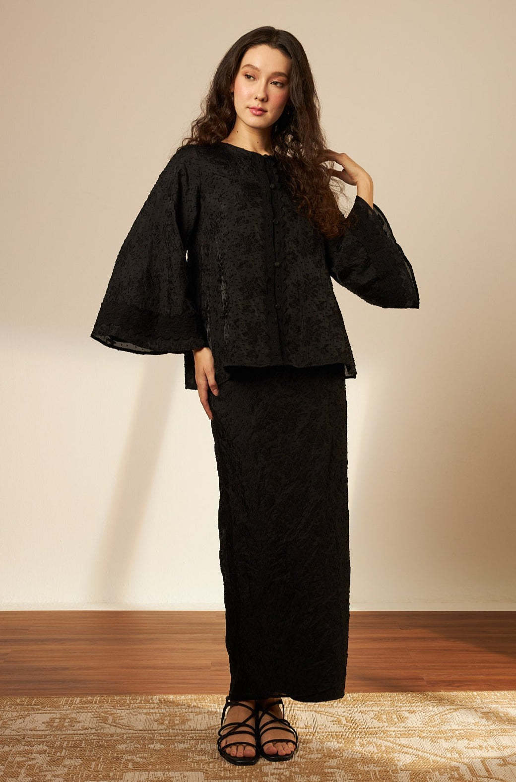 Samara Black Button-Up Lace Kurung Set