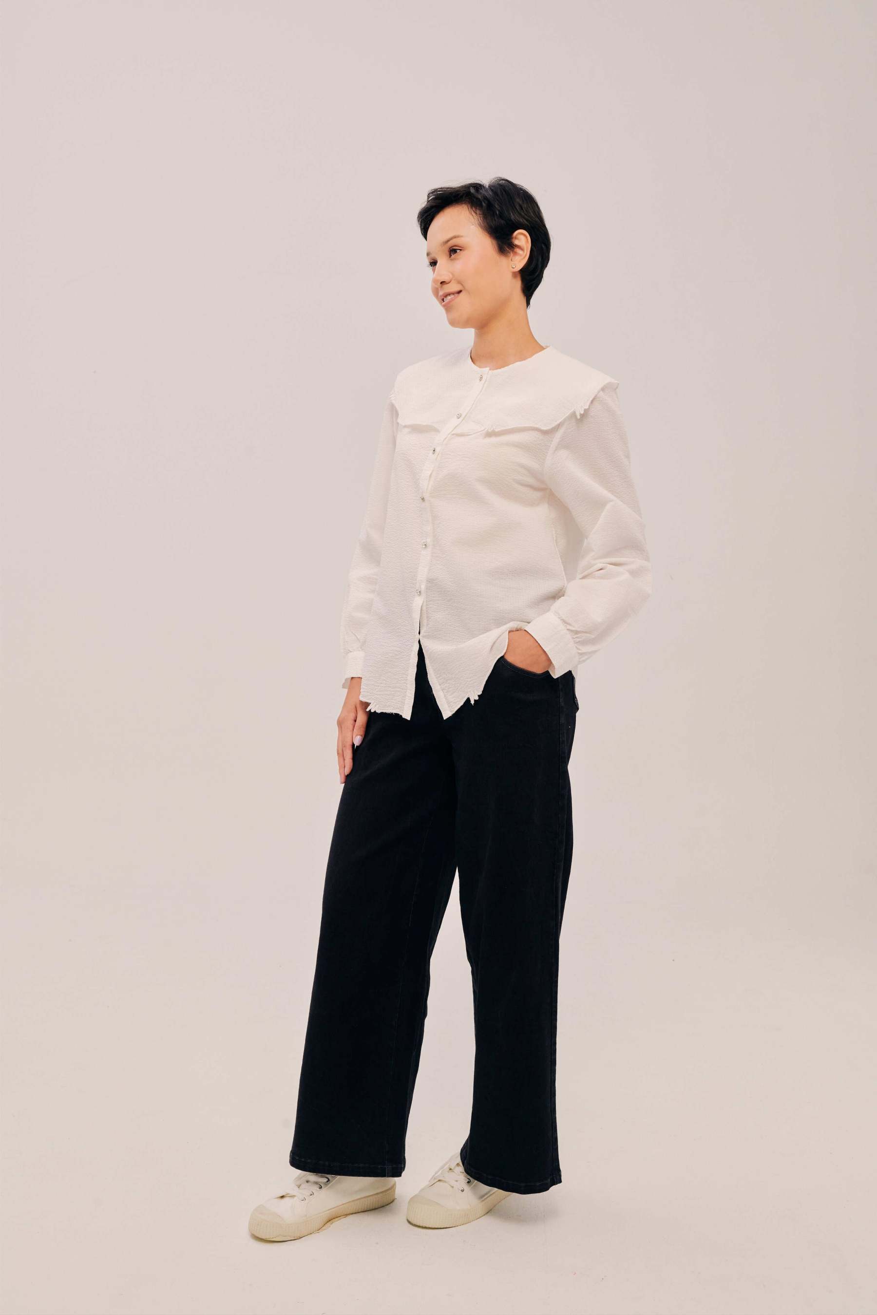 Lapel White Long Sleeve Embroidered Top