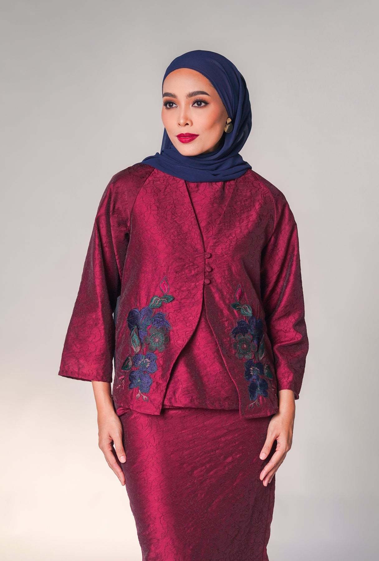 Maroon Kalsom Loose Kebaya Set