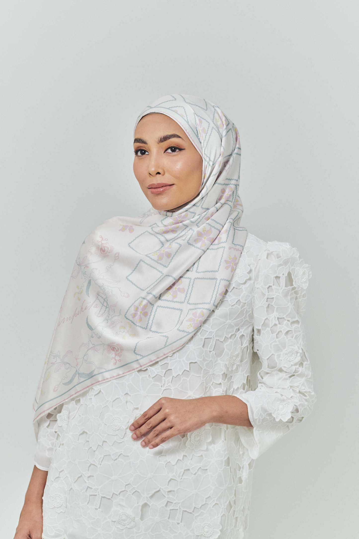 Raia Off White Satin Silk Shawl
