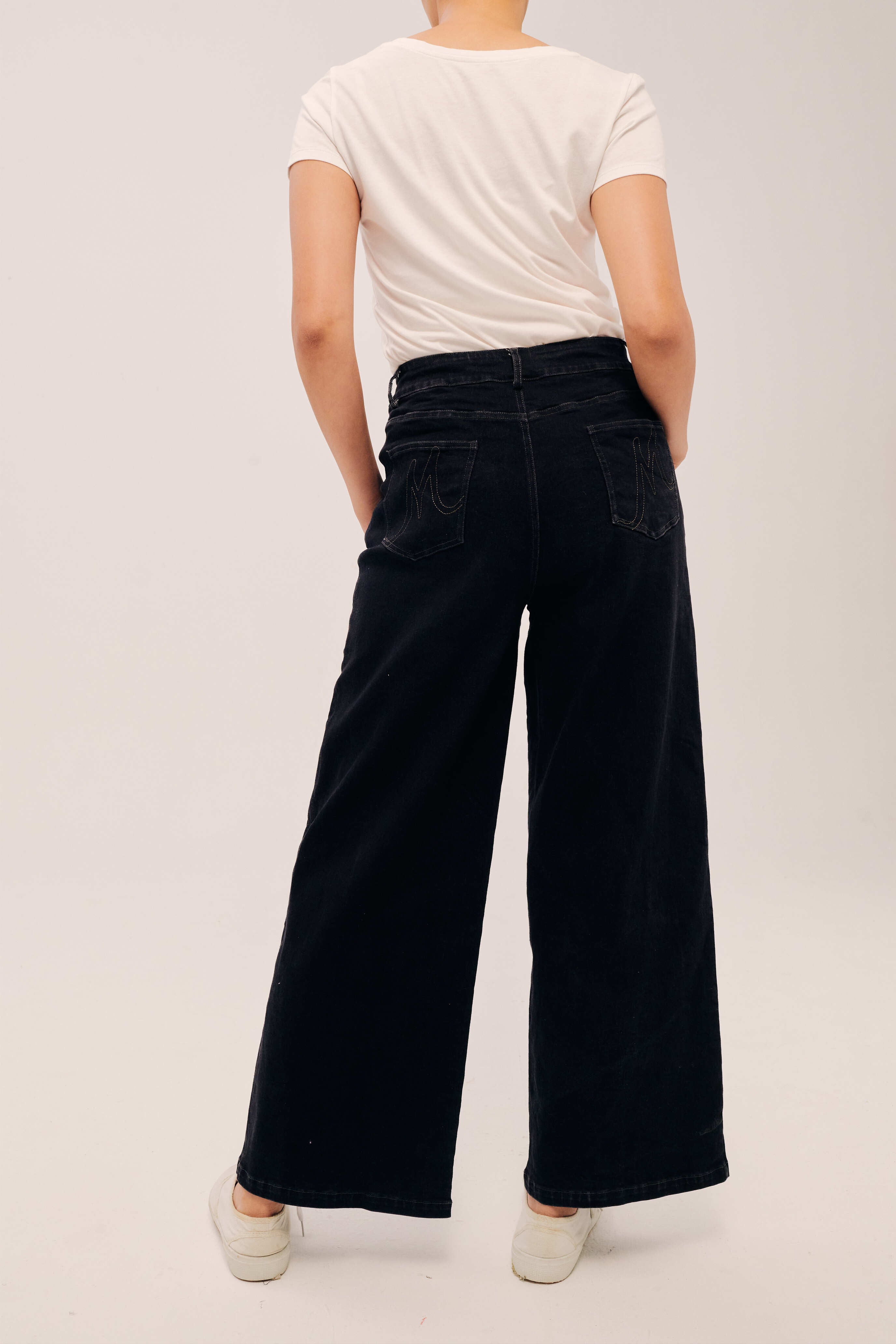 Good Black Wideleg Silhouette Jeans