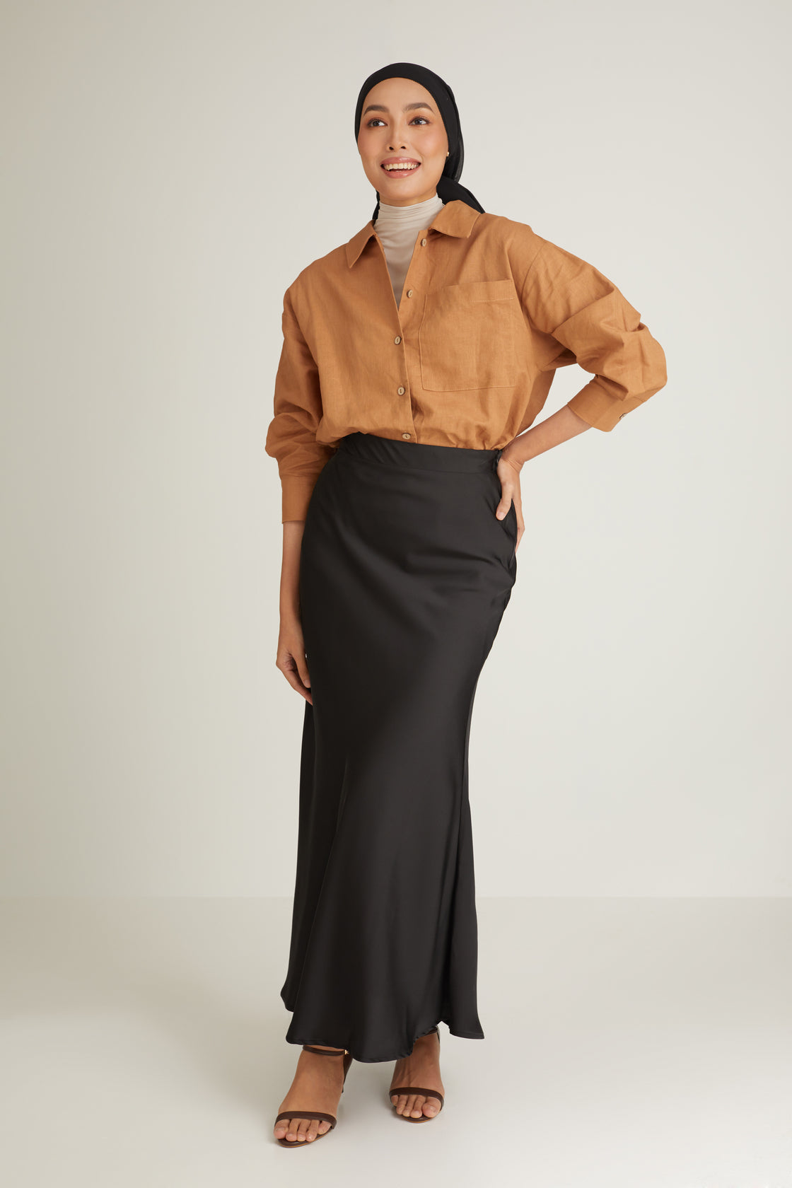 Cariño Black Bias Skirt