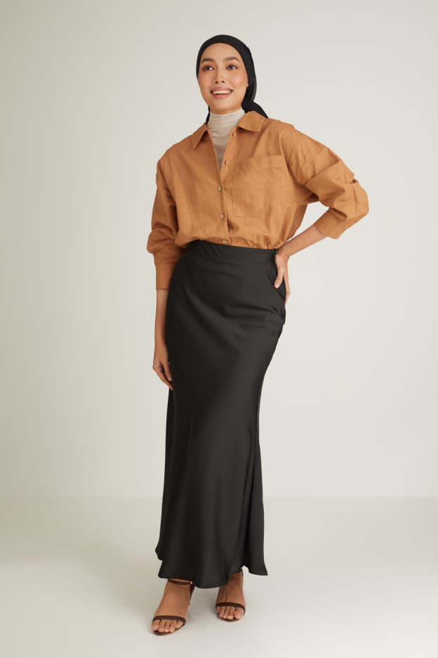 Cariño Black Bias Skirt