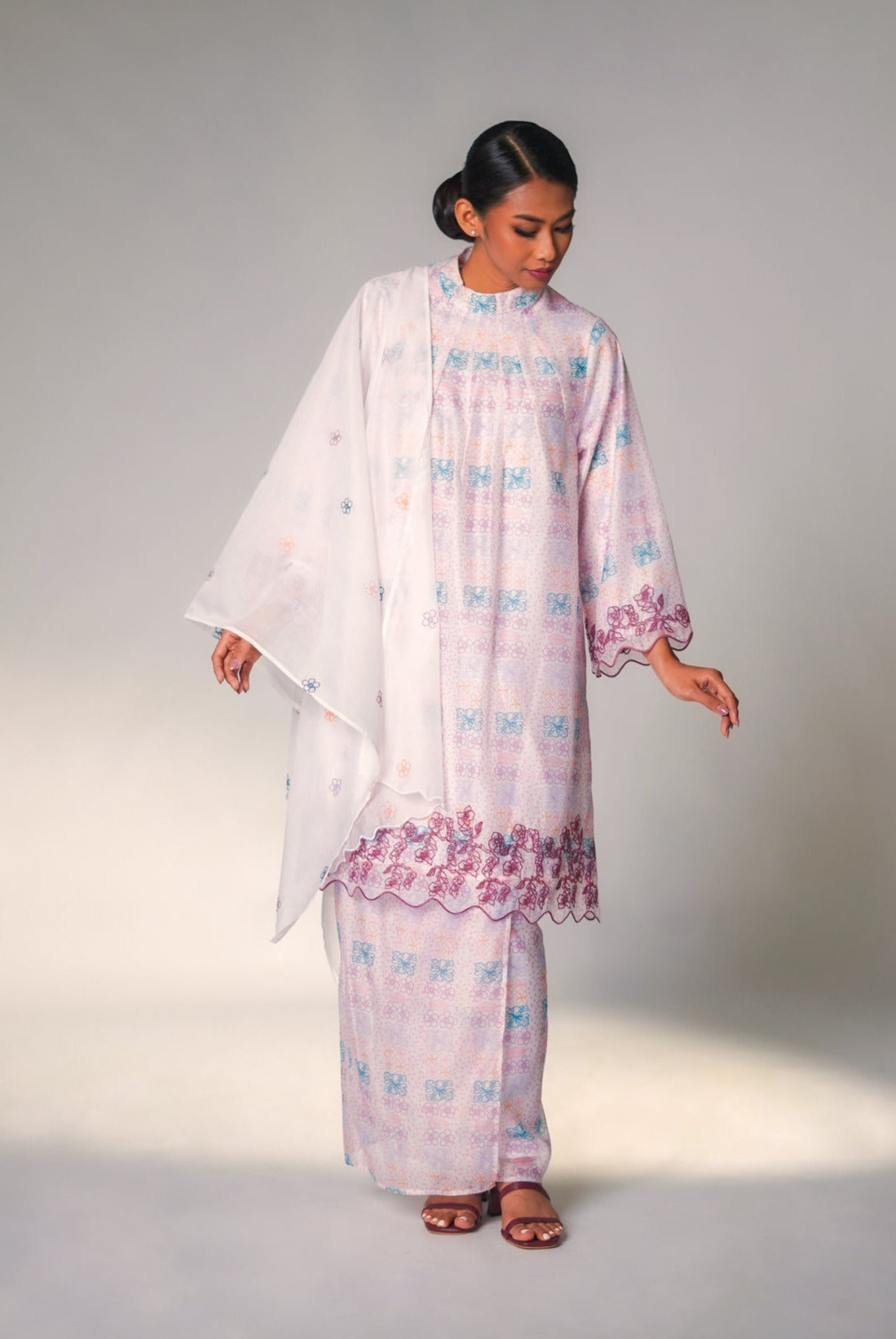Manda White Pleated Long Kurung Set
