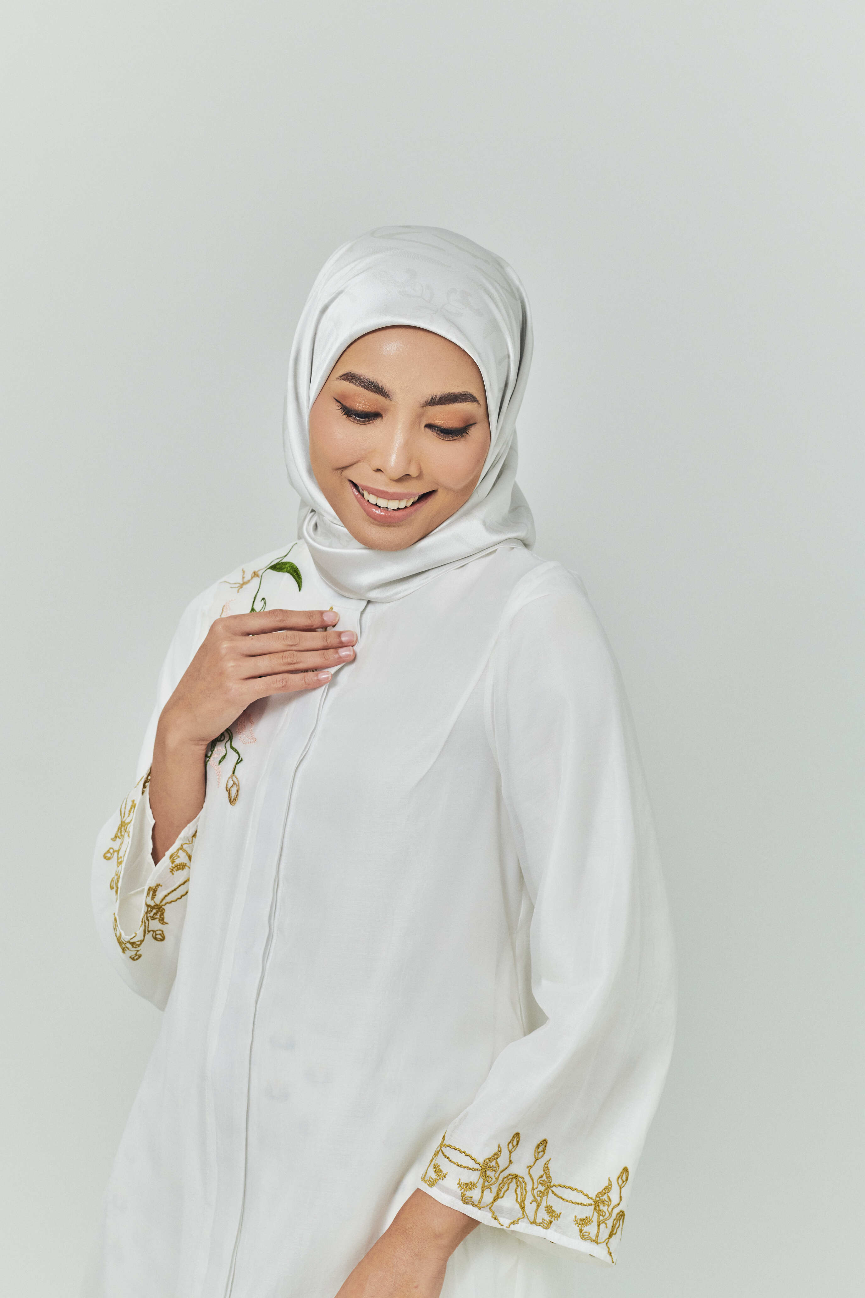 Hanna Ivory Satin Square Scarf