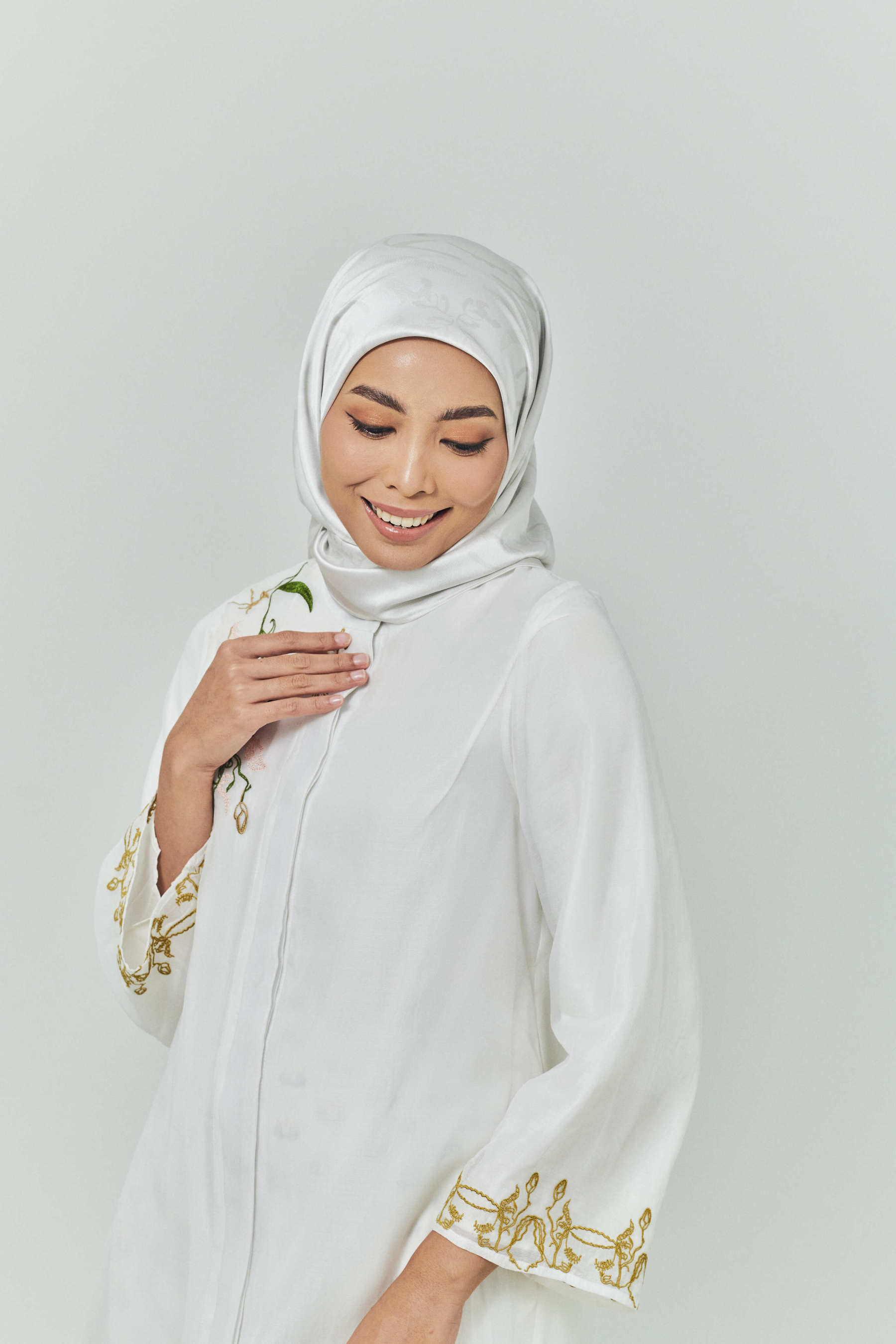 Hanna Ivory Satin Square Scarf