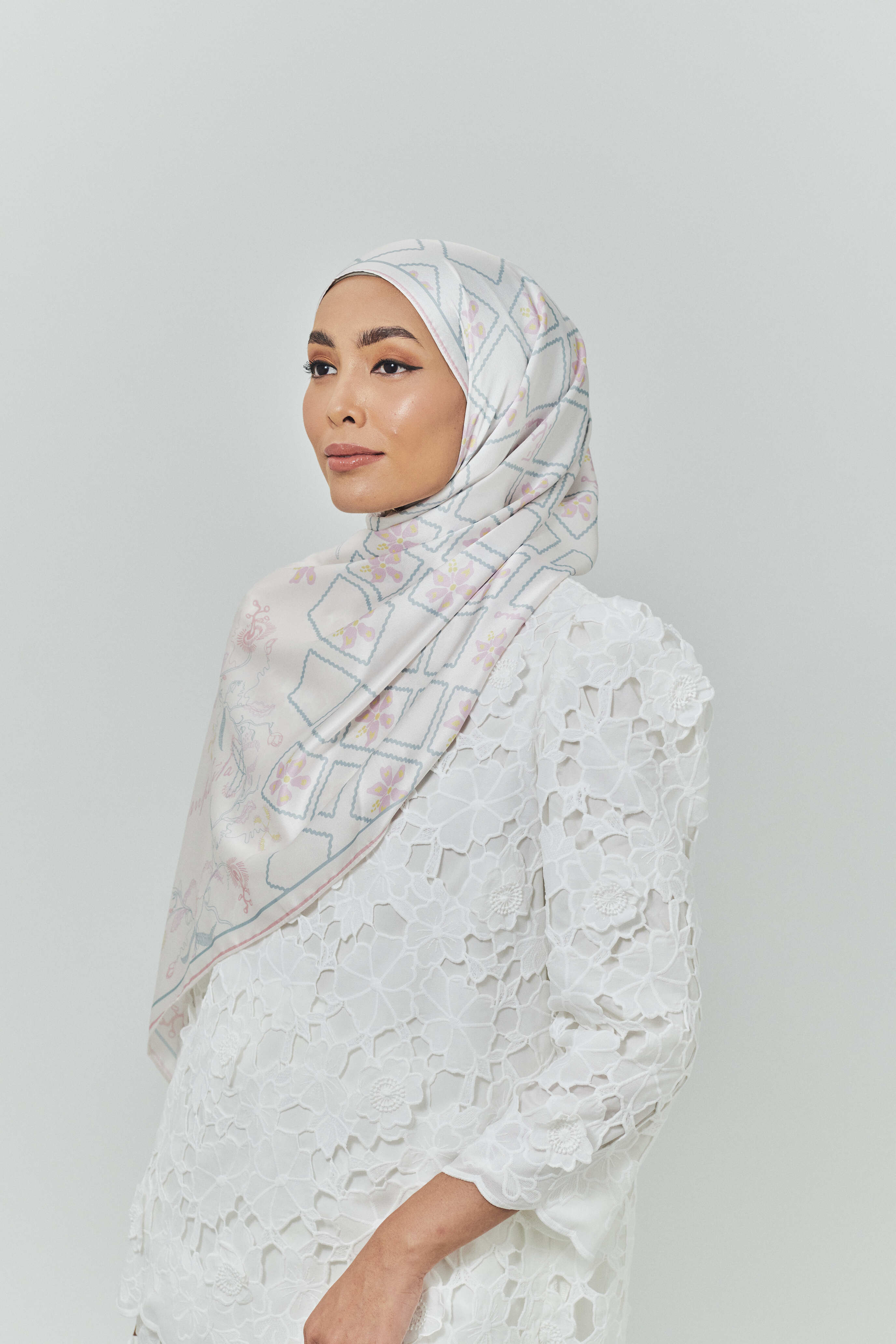 Raia Off White Satin Silk Shawl