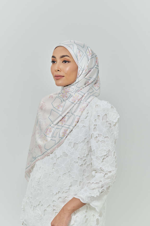 Raia Off White Satin Silk Shawl