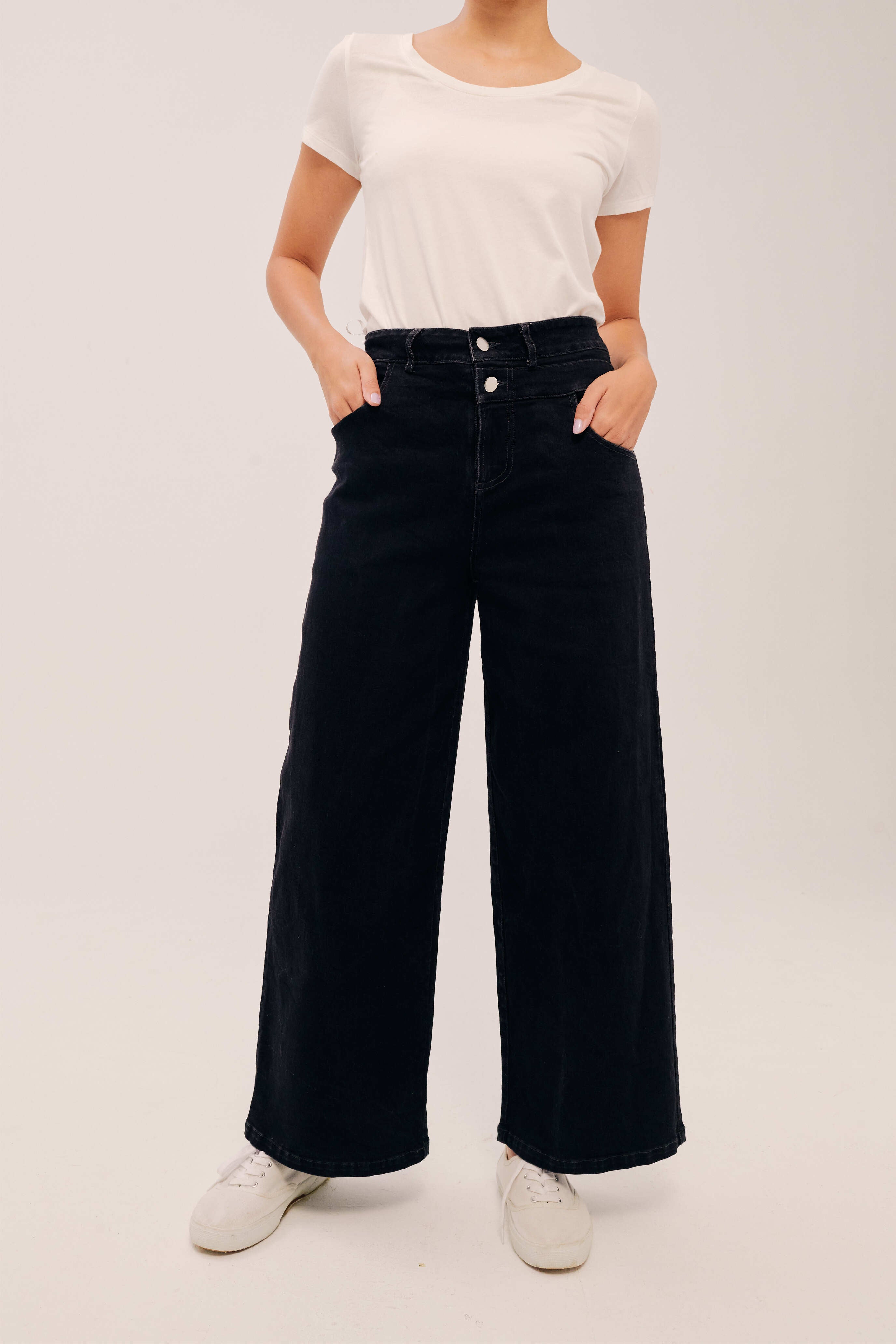 Good Black Wideleg Silhouette Jeans