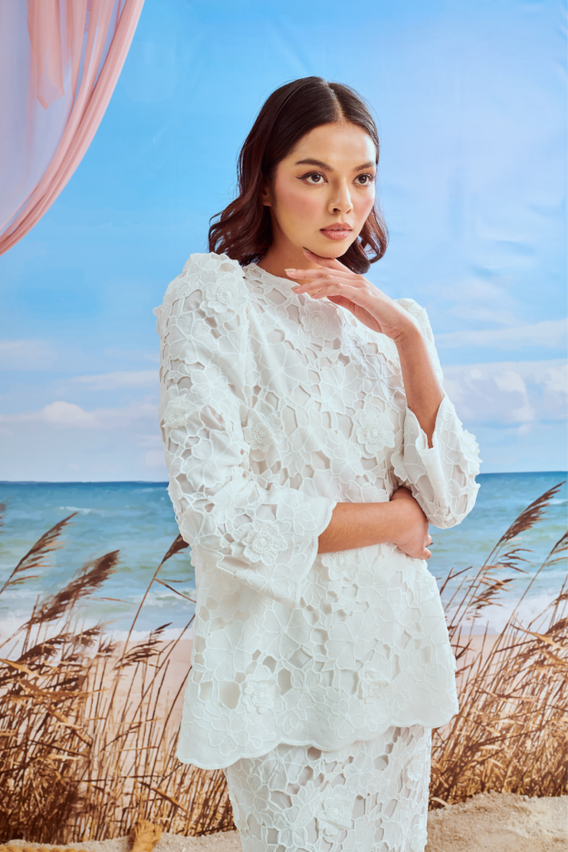 Hani White Eyelet Kurung