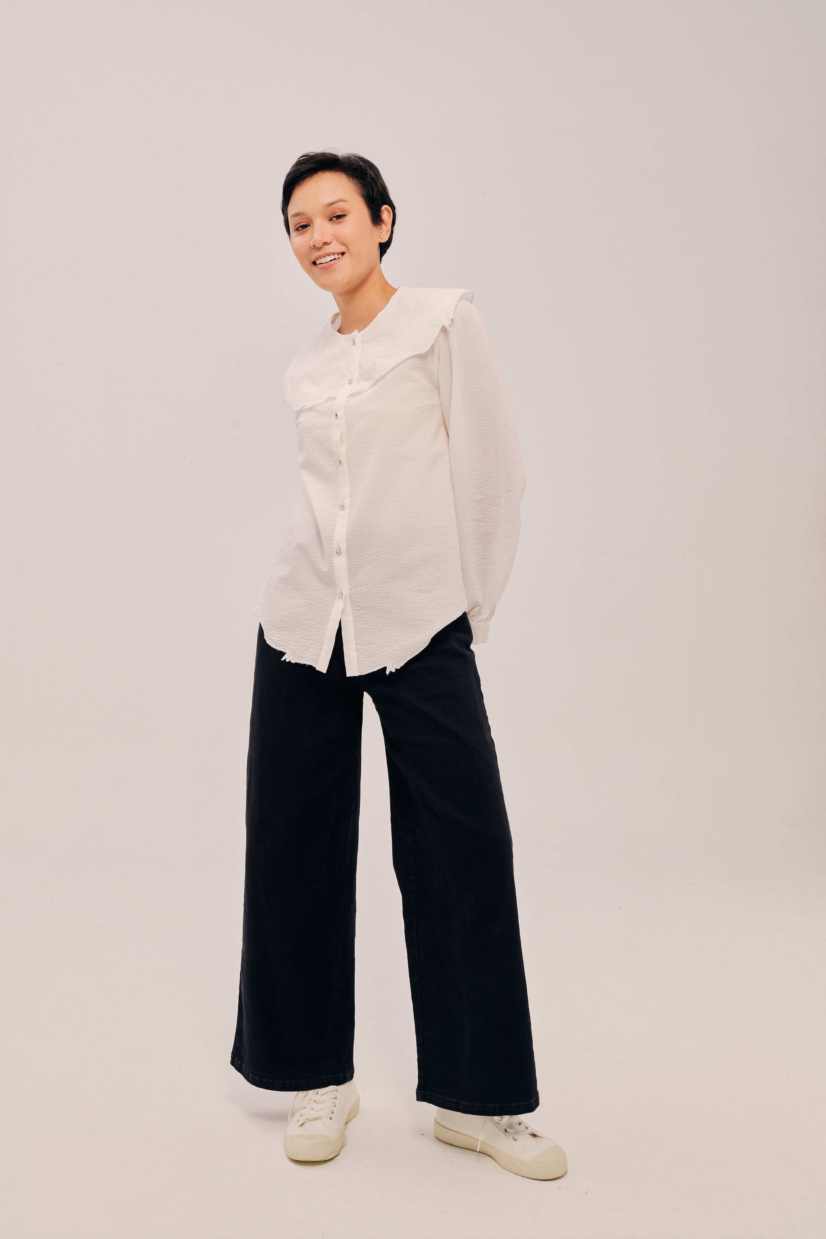 Lapel White Long Sleeve Embroidered Top