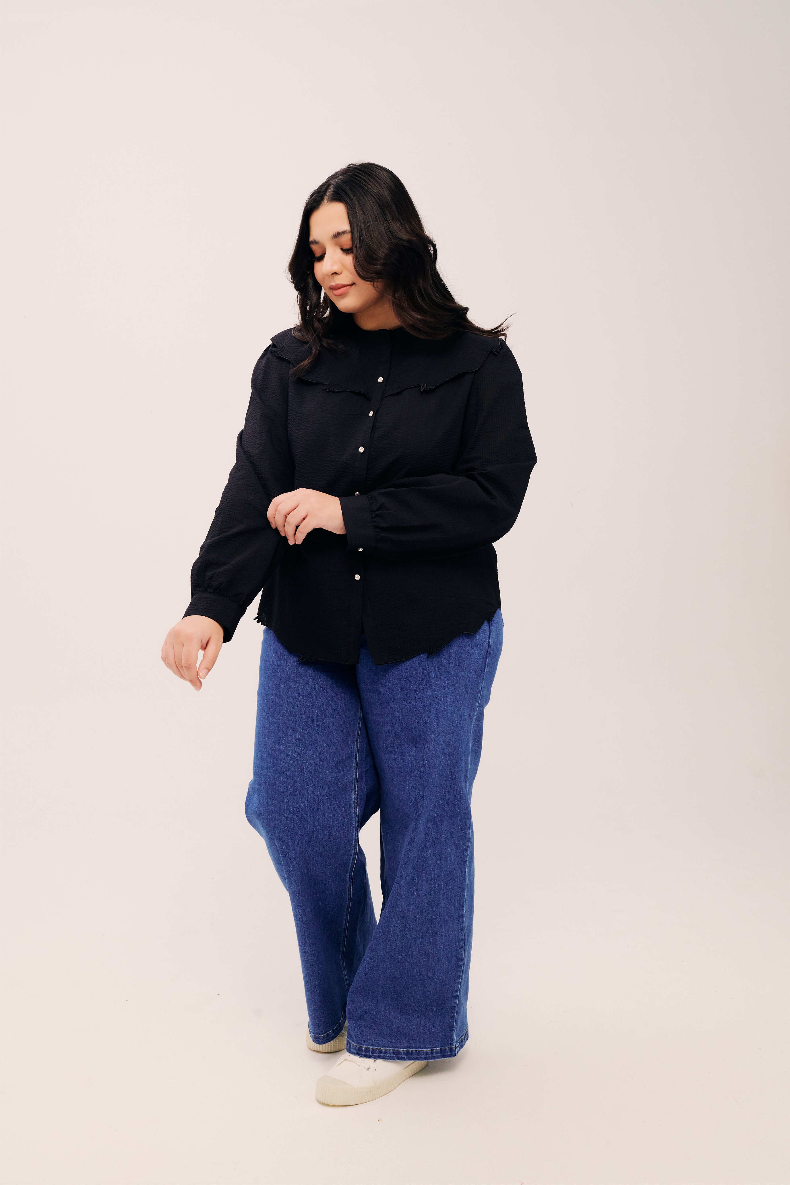 Lapel Black Long Sleeve Embroidered Top for Women