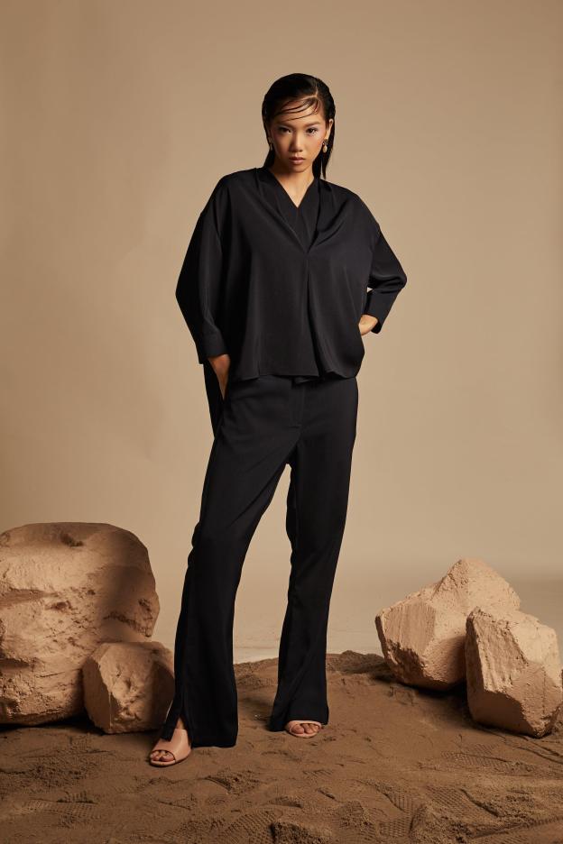 Aiko Navy Notch Top - Mimpikita