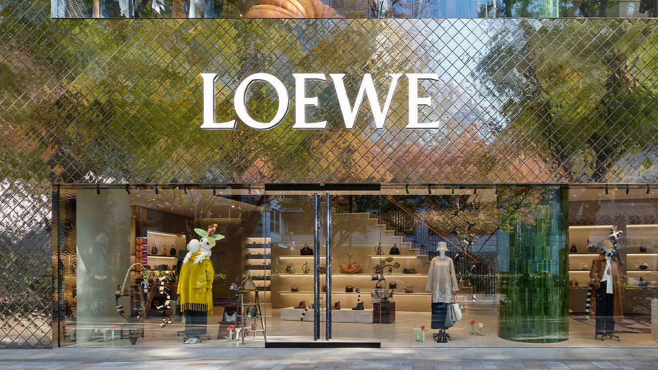 東京表參道CASA LOEWE:以藝術為出發點的家,創意總監Jonathan Anderson十年養成, 匯聚時尚和工藝的結合5大特色逛店摘要| Vogue Taiwan