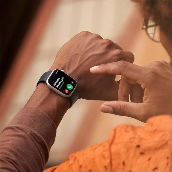 Apple Watch Series 8 GPS 45mm, Boîtier en Aluminium-HelloMarket
