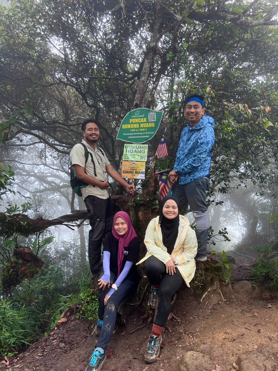 HIKING : Mount Nuang via Janda Baik
